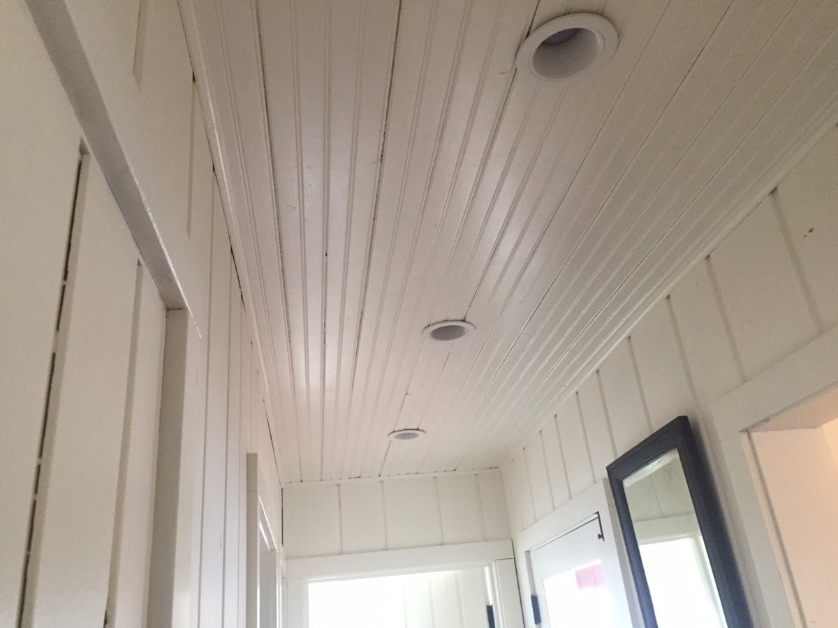 beadboard ceiling in hallway